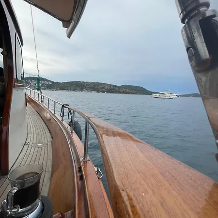 Πλωτό κατάλυμα Usta-k Αλικαρνασσός